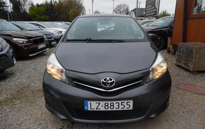 Toyota Yaris cena 9900 przebieg: 298000, rok produkcji 2013 z Lubień Kujawski małe 326